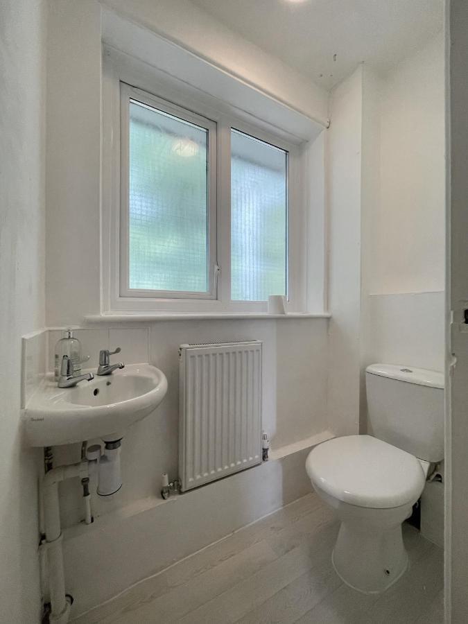 Appartamento Bright, Warm & Cozy House In Harpurhey Manchester Esterno foto