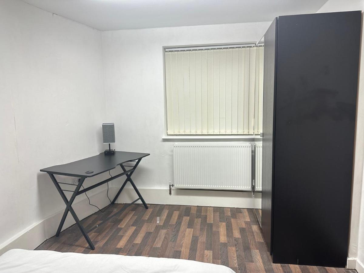 Appartamento Bright, Warm & Cozy House In Harpurhey Manchester Esterno foto