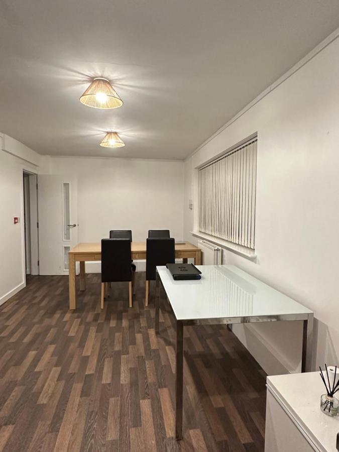 Appartamento Bright, Warm & Cozy House In Harpurhey Manchester Esterno foto