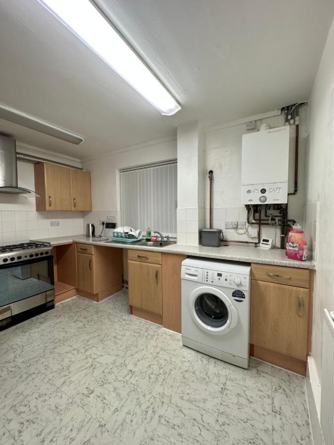 Appartamento Bright, Warm & Cozy House In Harpurhey Manchester Esterno foto
