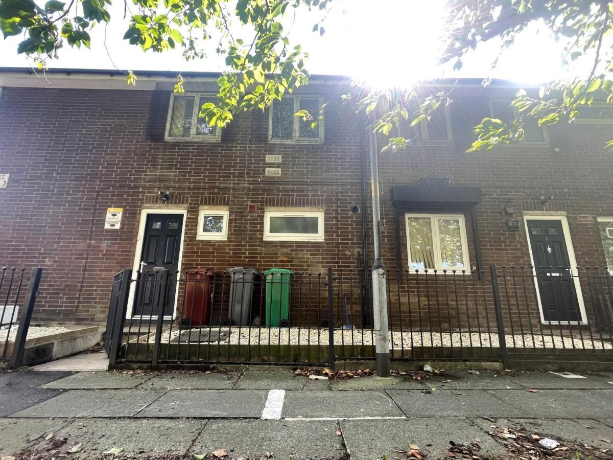 Appartamento Bright, Warm & Cozy House In Harpurhey Manchester Esterno foto
